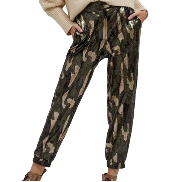 Anthropologie Pants - NWT Anthropologie Camo Sequin Jogger Trouser Pants L